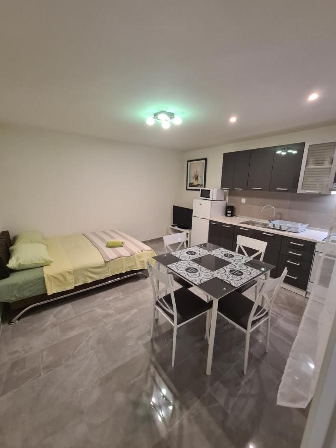 Apartments Kresan Sukosan Ngoại thất bức ảnh