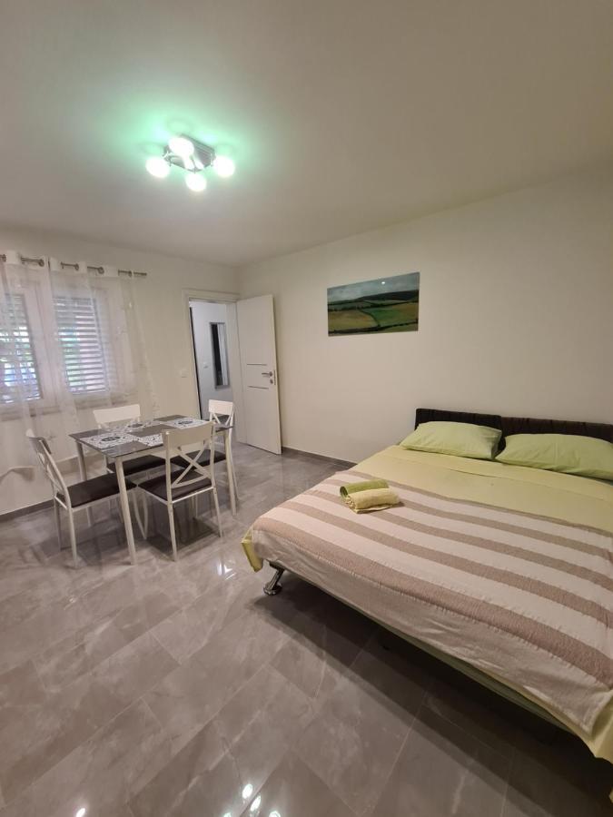 Apartments Kresan Sukosan Ngoại thất bức ảnh